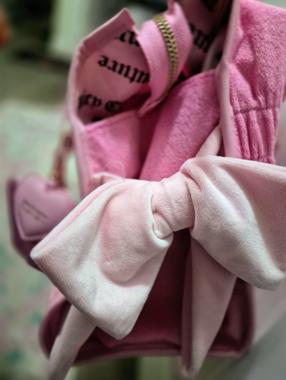 💘*Juicy Angel* Embroidered, Pink Sequins Velour Tote💕 - Picture 11 of 14